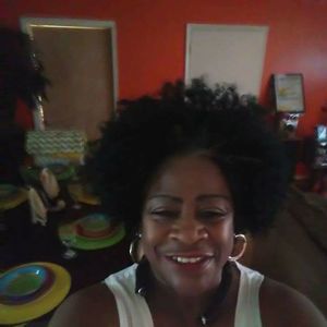 Meet your Posher, Cynthia